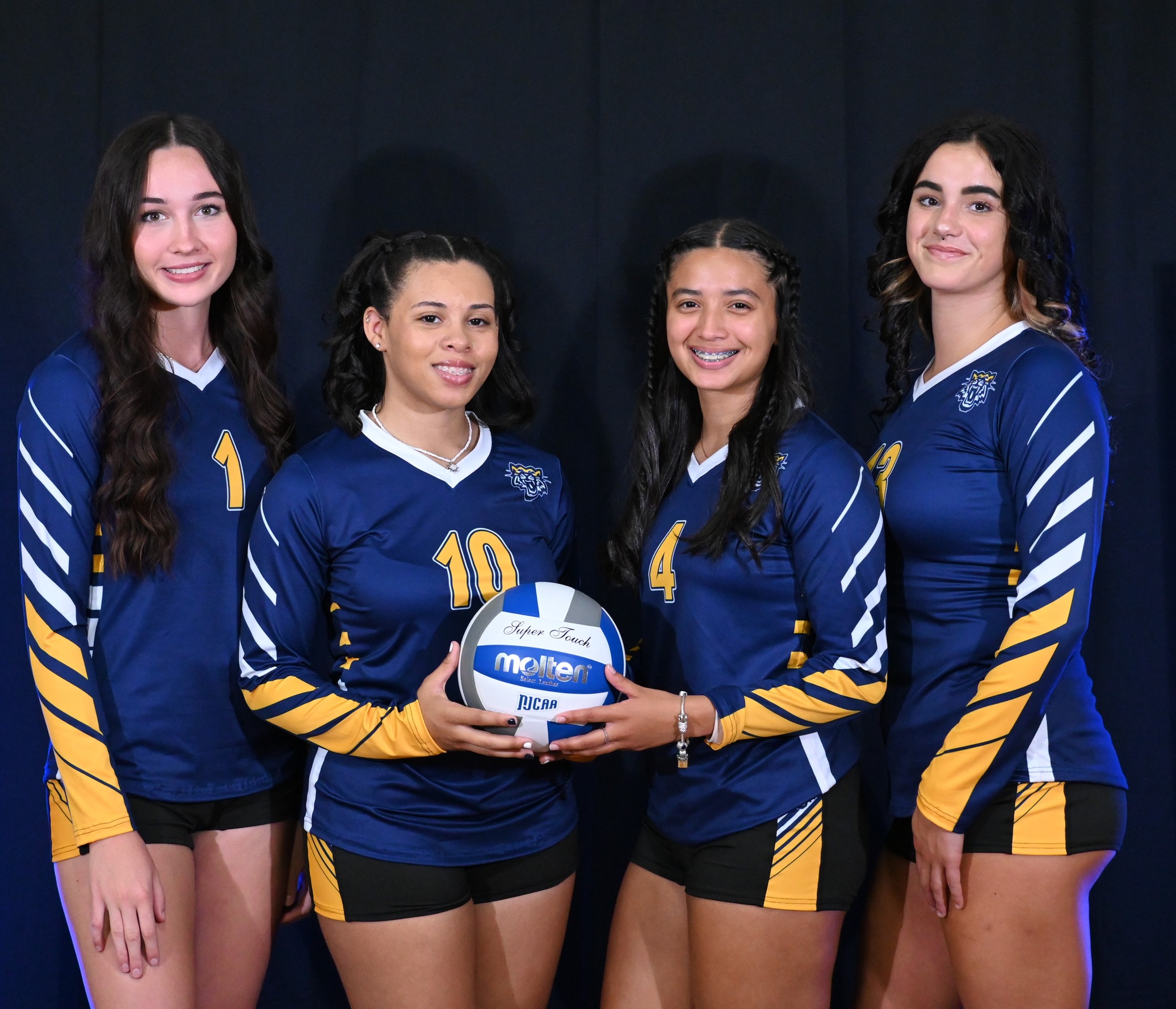 Volleyball Host Florida State College for Sophomore Day